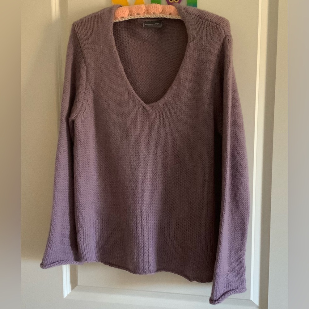 Cozy Mauve V-Neck Sweater size M/L.